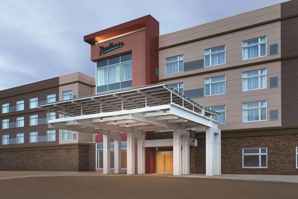 Radisson Kingswood Hotel & Suites, Fredericton Exterior photo